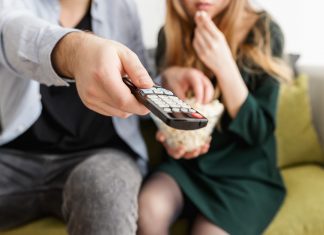 8 Best 90s TV Shows to Binge