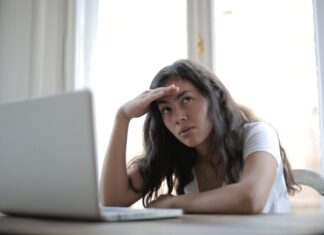 4 Signs Your Body Is Trying To Tell You To Slow Down